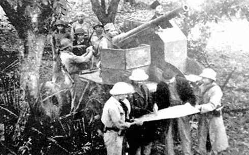 Pháo đài Láng - nơi bắn phát pháo lệnh mở đầu Toàn quốc kháng chiến. (Ảnh tư liệu) Pháo đài Láng - nơi bắn phát pháo lệnh mở đầu Toàn quốc kháng chiến. (Ảnh tư liệu)