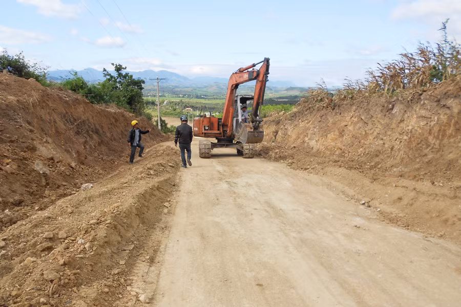 Đường kết nối xã Kông Yang và xã An Trung. Ảnh. Đ.Y