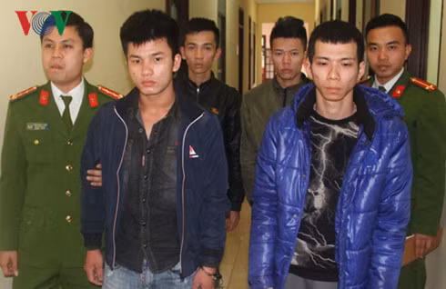 Các đối tượng tại cơ quan công an.