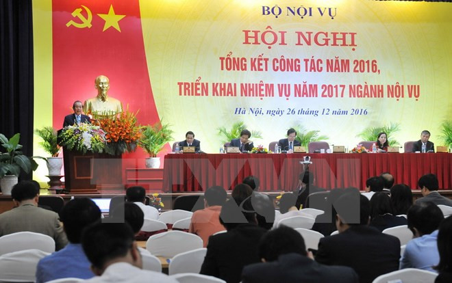Phó Thủ tướng Thường trực Chính phủ Trương Hòa Bình đến dự và phát biểu chỉ đạo tại Hội nghị tổng kết công tác năm 2016, triển khai nhiệm vụ năm 2017 ngành nội vụ.