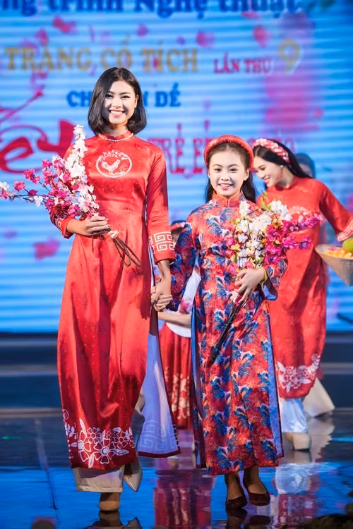 Chương trình còn có sự góp mặt của Top 5 Hoa hậu Việt Nam 2016 Đào Thị Hà.