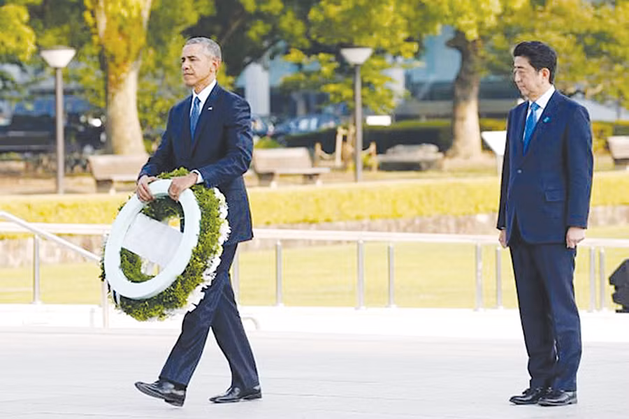 Ông Abe và ông Obama tại Hiroshima năm 2015.