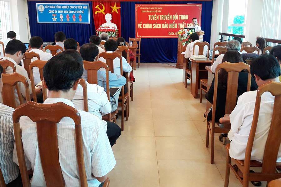  Tuyên truyền chính sách BHTN cho người lao động. Ảnh. Đ.Y