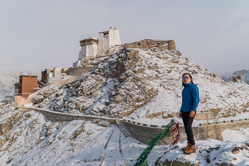 Hoàng Lê Giang trên đường đi lên hồ Gosaikunda, dãy núi Himalaya. Ảnh: NVCC  Hoàng Lê Giang trên đường đi lên hồ Gosaikunda, dãy núi Himalaya. Ảnh: NVCC