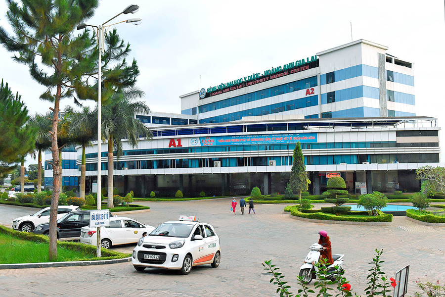 Bệnh viện Đại học Y dược Hoàng Anh Gia Lai là kết quả hợp tác giữa Tập đoàn Hoàng Anh Gia Lai và Trường Đại học Y dược TP. Hồ Chí Minh. Ảnh: Đức Thụy Bệnh viện Đại học Y dược Hoàng Anh Gia Lai là kết quả hợp tác giữa Tập đoàn Hoàng Anh Gia Lai và Trường Đại học Y dược TP. Hồ Chí Minh. Ảnh: Đức Thụy