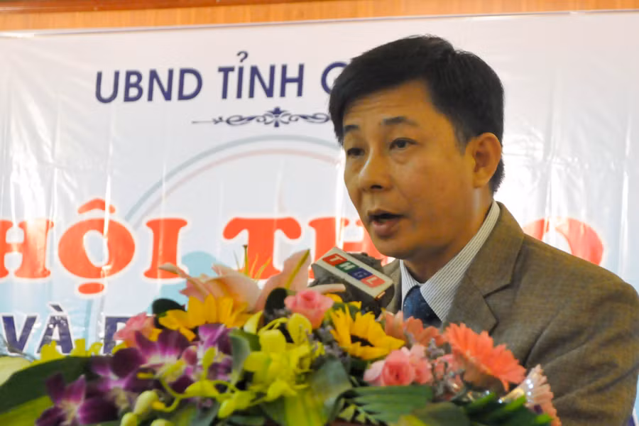 PGS.TS Nguyễn Văn Nam (Trường Đại học Tây Nguyên) phân tích Định hướng nghiên cứu khoa học trong thời gian tới nhằm phục vụ phát triển chuỗi giá trị sản phẩm nông nghiệp chủ lực trên địa bàn tỉnh Gia Lai. Ảnh: Trần Dung