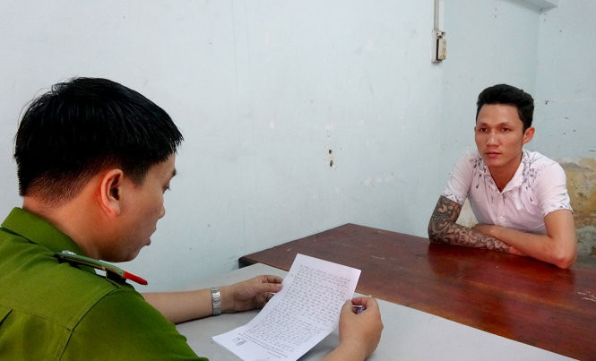 Nguyễn Trường Sơn tại cơ quan công an