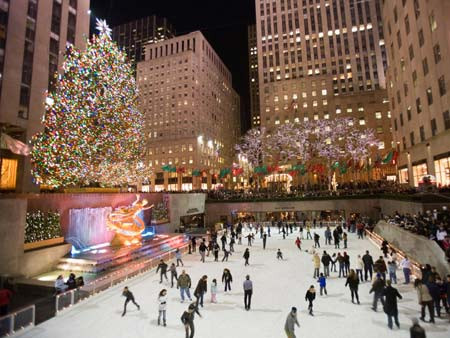 Giáng sinh ở trung tâm Rockefeller, New York, Mỹ được trang hoàng với 45,000 bóng điện.
