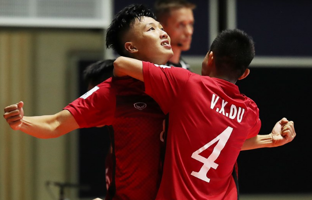 Đội tuyển futsal Việt Nam giành quyền vào vòng knock-out World Cup futsal 2016 Đội tuyển futsal Việt Nam giành quyền vào vòng knock-out World Cup futsal 2016