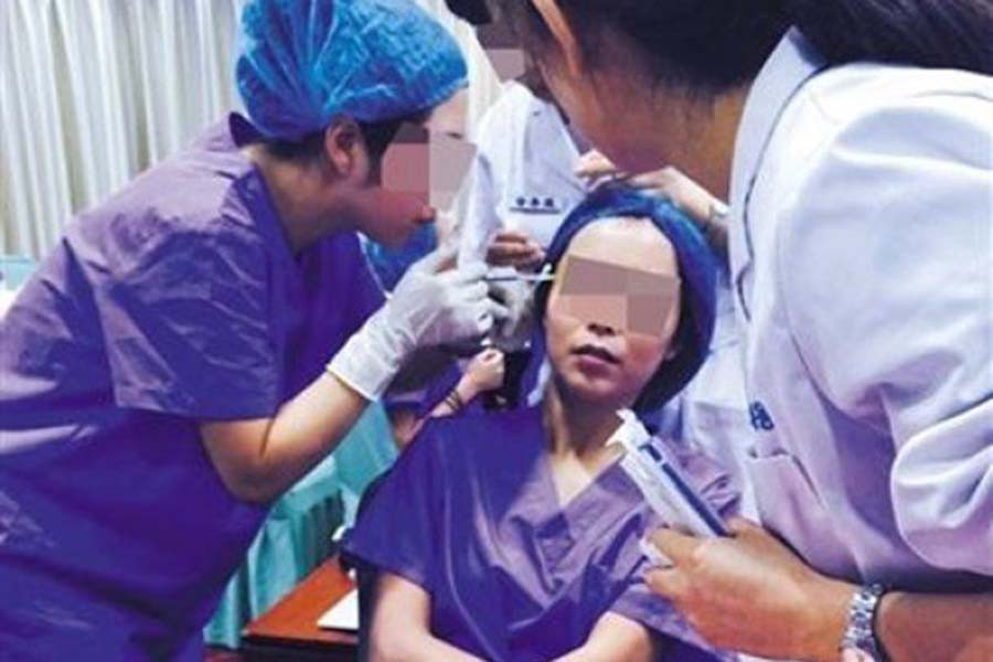  Ngày càng có nhiều phụ nữ tìm đến phẫu thuật thẩm mỹ để tu chỉnh dung nhan. Ảnh: Internet