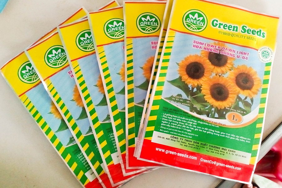 Thị trường hạt giống hoa hiện rất đa dạng về chủng loại. Ảnh: Trần Dung Thị trường hạt giống hoa hiện rất đa dạng về chủng loại. Ảnh: Trần Dung