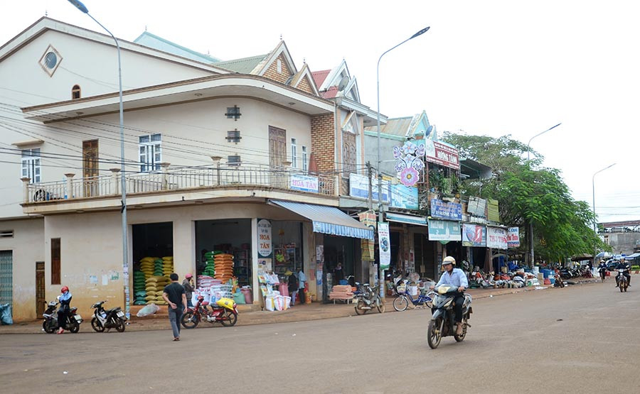 Nhờ triển khai nhiều biện pháp đồng bộ mà công tác thu ngân sách 2016 trên địa bàn huyện đạt kết quả cao. Ảnh: P.L Nhờ triển khai nhiều biện pháp đồng bộ mà công tác thu ngân sách 2016 trên địa bàn huyện đạt kết quả cao. Ảnh: P.L