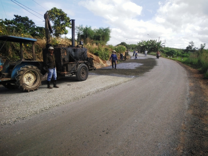 Hạ tầng giao thông tại huyện luôn được đầu tư nâng cấp và sửa chữa 2