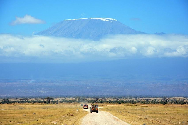 Núi Kilimanjaro kỳ vĩ ở Tanzania