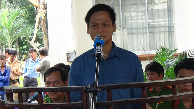 Nguyễn Văn Cang tại phiên tòa lưu động sáng 8-12 Nguyễn Văn Cang tại phiên tòa lưu động sáng 8-12