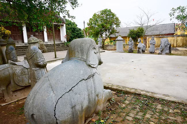  Toàn cảnh quần thể di tích đá có lịch sử 244 năm ở Thái Bình