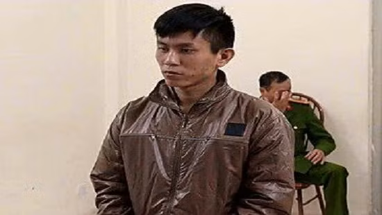 Bị cáo Lê Văn Hoàn tại phiên tòa xét xử.