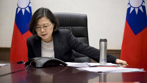 Bà Thái Anh Văn là lãnh đạo đầu tiên của Đài Loan trong gần 4 thập niên đối thoại trực tiếp với Tổng thống Mỹ, dẫu là tổng thống đắc cử Bà Thái Anh Văn là lãnh đạo đầu tiên của Đài Loan trong gần 4 thập niên đối thoại trực tiếp với tổng thống Mỹ, dẫu là tổng thống đắc cử