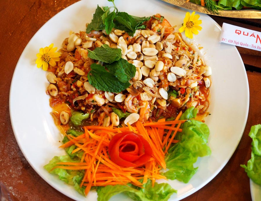 Món gỏi tôm sa tế Thái Lan sẽ có mặt ở Phiên chợ đông Nhà tôi 2016. Ảnh: N.G