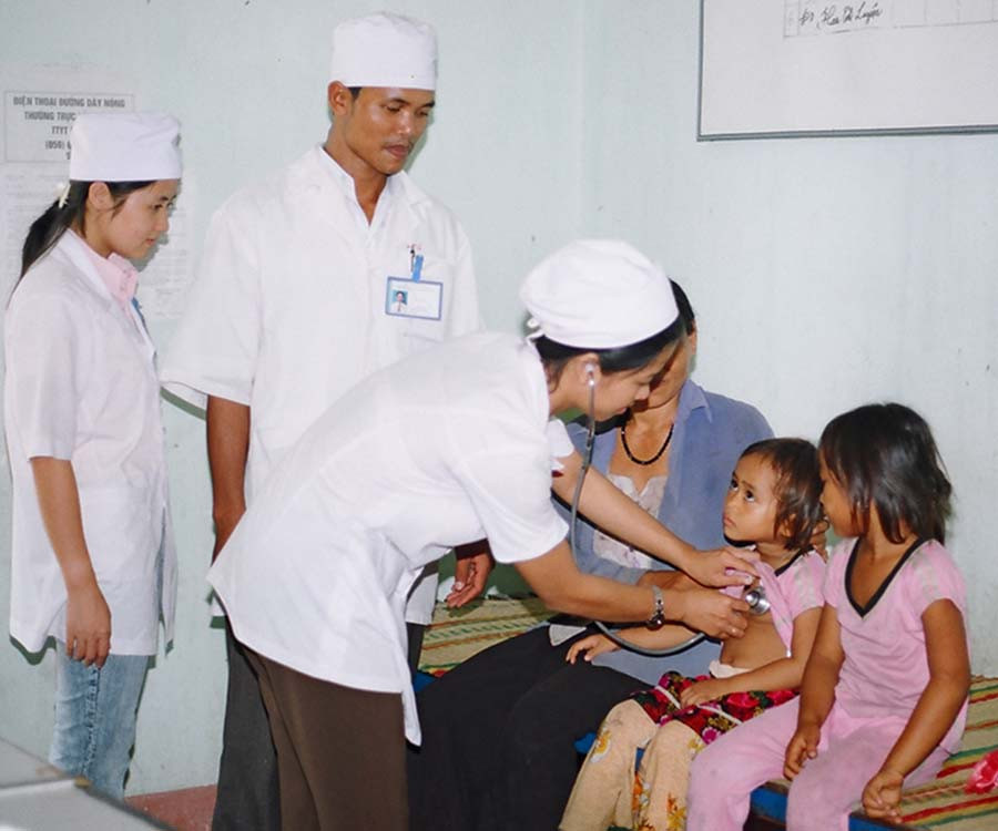  Nhiều trẻ em mắc bệnh tim rất cần một trung tâm khám-chữa bệnh chuyên về tim mạch tại tỉnh nhà. Ảnh: T.N