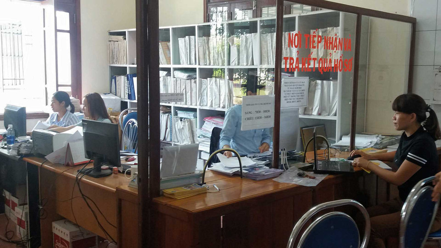 Ngành BHXH đẩy mạnh ứng dụng thông tin trong cải cách thủ tục hành chính. Ảnh: NN