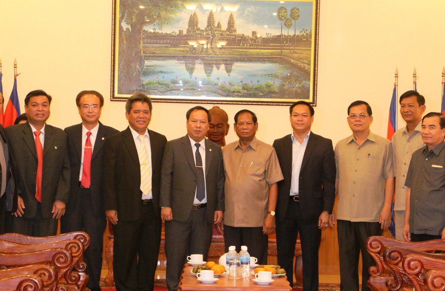 Lãnh đạo tỉnh Gia Lai thăm và chúc thăm, chúc Tết lãnh đạo, chính quyền và nhân dân tỉnh Rattanakiri (thuộc Vương quốc Campuchia) nhân dịp Tết cổ truyền Chol Chnam Thmay.