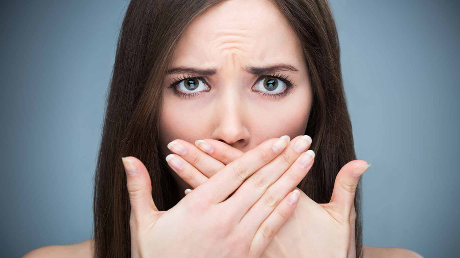 Tiêu hóa có vấn đề gây ra hôi miệng và mùi hôi trên cơ thể. Ảnh: MH Tiêu hóa có vấn đề gây ra hôi miệng và mùi hôi trên cơ thể. Ảnh: MH