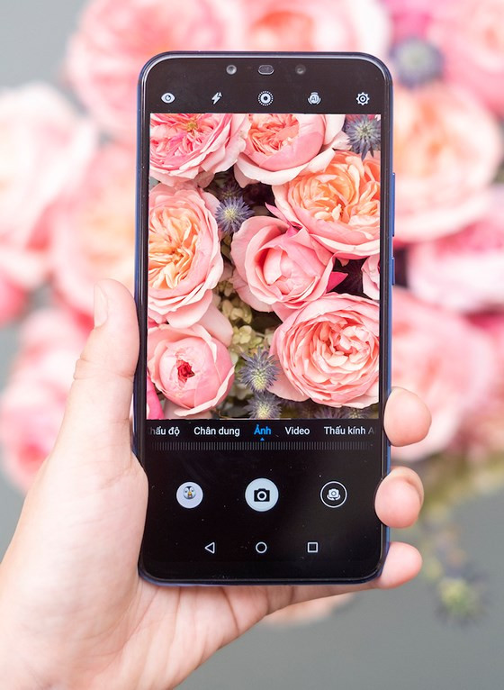 Chụp ảnh là một thế mạnh của Huawei Nova 3i Chụp ảnh là một thế mạnh của Huawei Nova 3i
