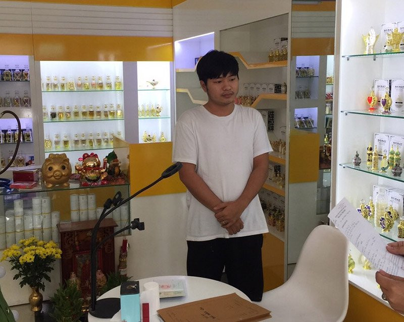 Trần Đông Ca, em ruột Trinh, bị Trinh lôi kéo trở thành mắt xích quan trọng trong hệ thống cờ bạc qua trang mạng m88gin.com