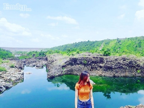 Giới trẻ gọi đây là Hục Cá Sấu hoặc Hồ Đá Xanh