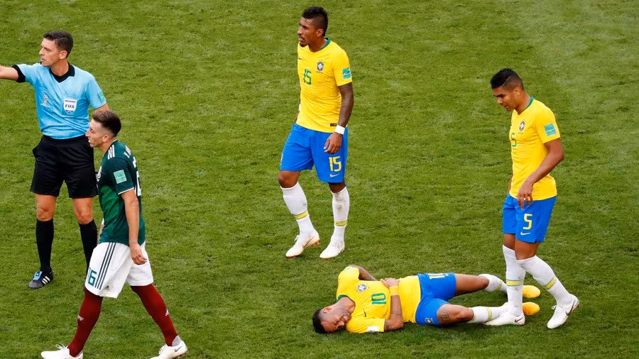Neymar liên tục 
