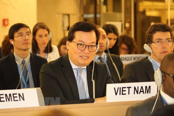 Đại sứ Dương Chí Dũng tại một phiên họp của Hội đồng Nhân quyền LHQ ở Geneva.