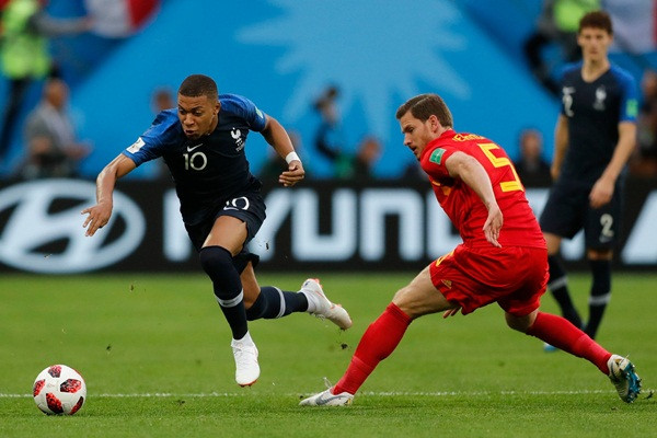 Phong độ thăng hoa của những cầu thủ như Mbappe…có sự đóng góp không hề nhỏ của Kante Phong độ thăng hoa của những cầu thủ như Mbappe…có sự đóng góp không hề nhỏ của Kante