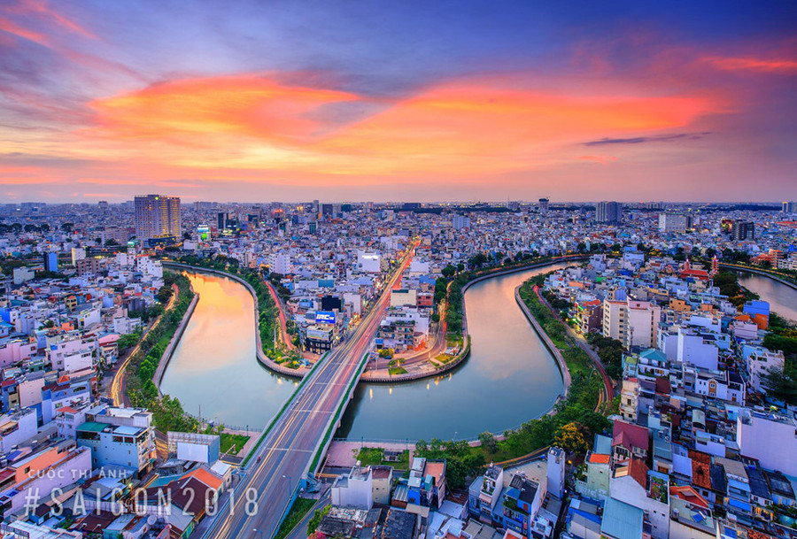  “Dòng kênh sạch hôm nay” của Tuấn Nguyễn chụp dòng kênh Nhiêu Lộc - Thị Nghè đoạn chảy qua cầu Kiệu (TP.HCM) tháng 3/2017.