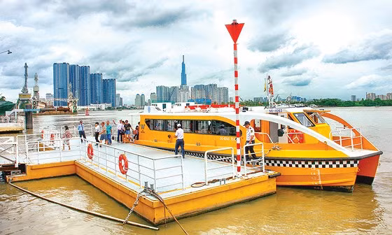  Tuyến buýt sông đầu tiên ở TPHCM, chính thức hoạt động vào ngày 25-11-2017. Ảnh: HOÀNG HÙNG