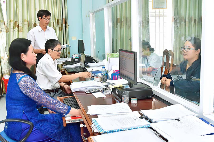  Bộ phận một cửa Chi cục Thuế huyện Kông Chro. Ảnh: Đ.T