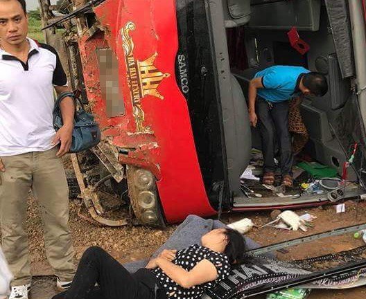 Vụ tai nạn khiến nhiều hành khách hoảng loạn. Ảnh: Mỹ Lệ. Vụ tai nạn khiến nhiều hành khách hoảng loạn. Ảnh: Mỹ Lệ.