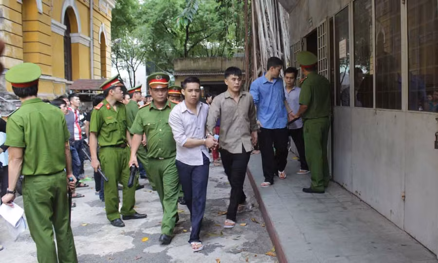 Các bị cáo phải trả giá cho hành vi côn đồ của mình