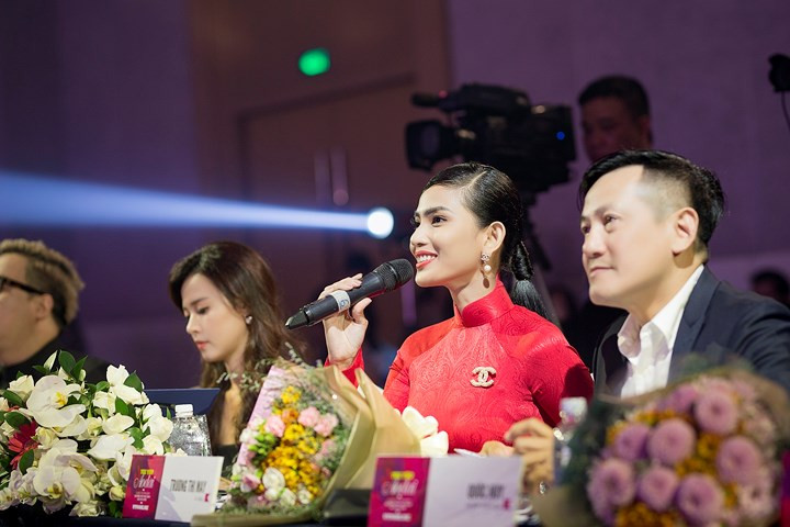 Trương Thị May đã cùng các thành viên BGK khác gồm Diễn viên, giảng viên Thiết kế thời trang – Midu, nhiếp ảnh gia – Quốc Huy, nhà văn – MC Tùng Leo và Nhà báo Lý Minh Tùng tìm ra những cá nhân xuất sắc nhất. Trương Thị May đã cùng các thành viên BGK khác gồm Diễn viên, giảng viên Thiết kế thời trang – Midu, nhiếp ảnh gia – Quốc Huy, nhà văn – MC Tùng Leo và Nhà báo Lý Minh Tùng tìm ra những cá nhân xuất sắc nhất.