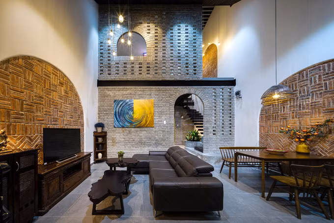 Toàn bộ không gian sinh hoạt chung được đưa ra phía trước để tạo sự kết nối giữa các thành viên.