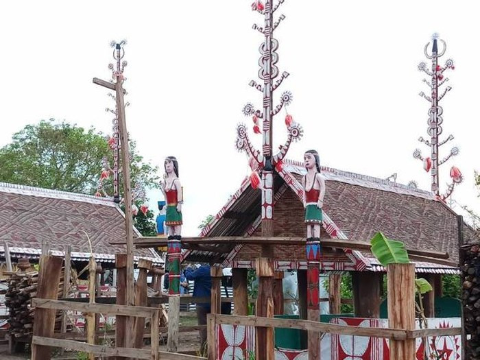 Kiến trúc nhà mồ Bahnar (ảnh Quang Tuệ). Kiến trúc nhà mồ Bahnar (ảnh Quang Tuệ).