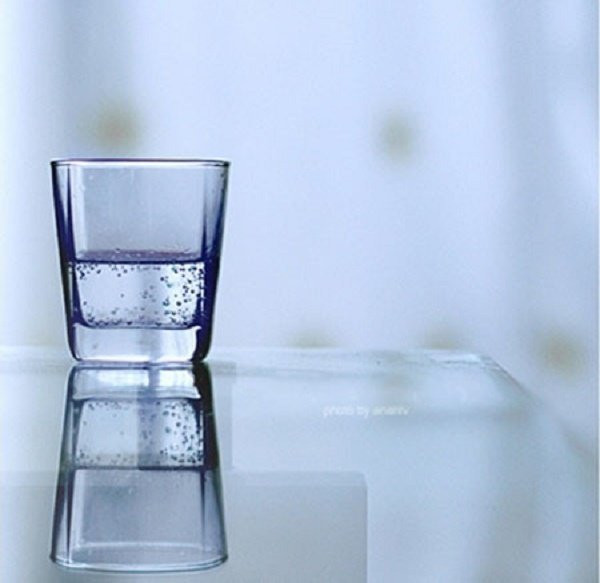Cốc thủy tinh tưởng sạch mà cực bẩn. Ảnh: Giáo dục thời đại