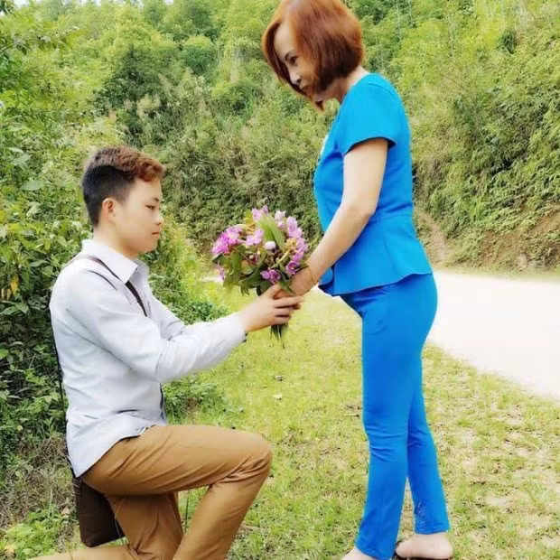 Hình ảnh tình cảm của hai nhân vật chính.