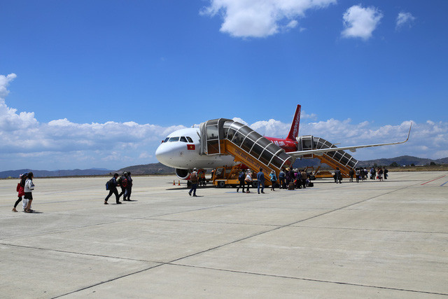 Đường bay Bangkok – Đà Lạt với tần suất 5 chuyến/tuần do Liên doanh Thai – Vietjet Air khai thác giúp du khách khu vực Nam Trung Bộ - Tây Nguyên đi Thái Lan dễ dàng hơn đồng thời mở ra cơ hội phát triển du lịch cho cả vùng