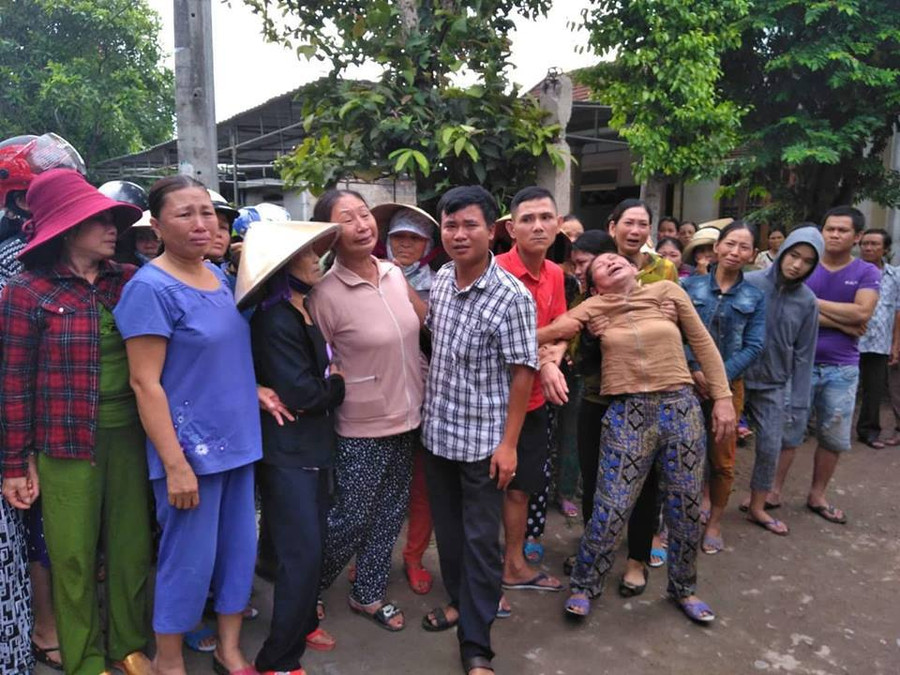  Người thân chết lặng