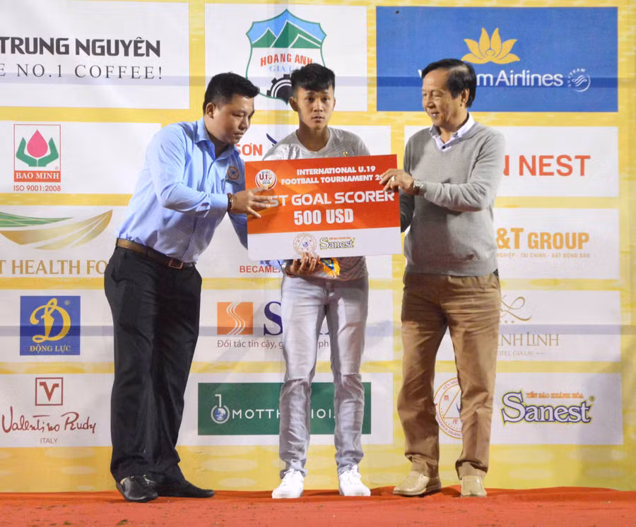  Tiền đạo Lê Minh Bình (giữa) là niềm hy vọng của U21 HA.GL tại Giải Bóng đá vô địch U21 Quốc gia 2018. Ảnh: M.V