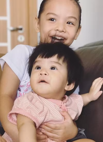 Hai con gái của Phạm Quỳnh Anh tên Tuệ Lâm (sáu tuổi) và Tuệ An (hơn một tuổi). Nữ từng ca sĩ tâm sự: 