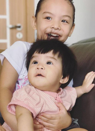 Hai con gái của Phạm Quỳnh Anh tên Tuệ Lâm (sáu tuổi) và Tuệ An (hơn một tuổi). Nữ từng ca sĩ tâm sự: 