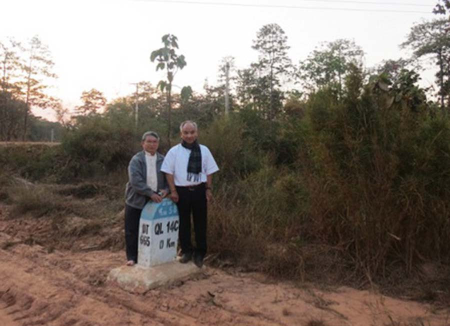  Quốc lộ 14C đóng Km 0 tại thị trấn Plei Kần (huyện Ngọc Hồi, tỉnh Kon Tum). 