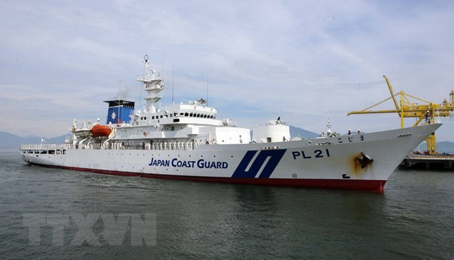  Tàu huấn luyện Kojima vào cập cảng Tiên Sa (Đà Nẵng).